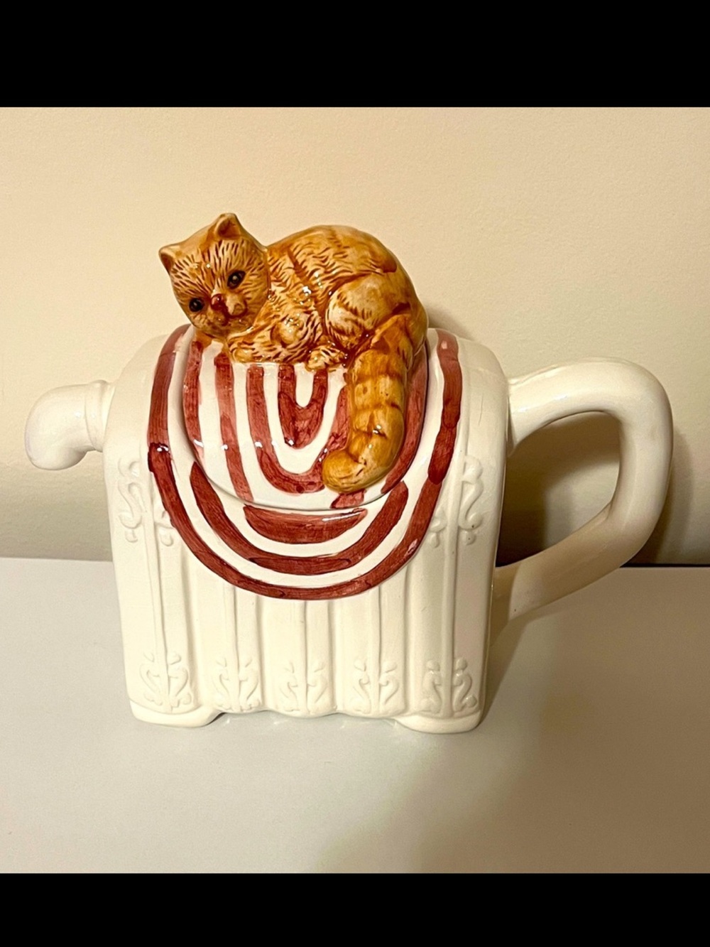 Vintage 1980 Ceramic Teapot Ginger Cat Sleeping on Radiator. Like New